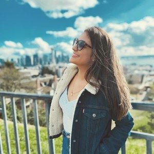 Meet your Posher, Alejandra